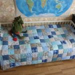 Trapunta patchwork all'interno della cameretta di un adolescente