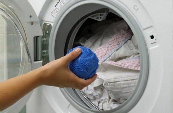 Al posto delle palline da tennis puoi usare palline speciali per lavatrici