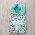 Coperta-plaid con cerniera con ricci alla menta
