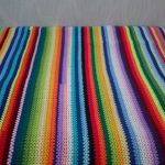 Coperta di strisce multicolori per l'utilizzo del filato avanzato
