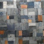 Copriletto realizzato con vecchi ritagli di denim