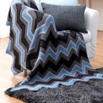 Una coperta semplice e non marcata è perfetta per coprirsi nelle fredde serate invernali.