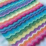 Coperta a onde multicolore fai da te