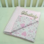 Graziosa coperta rosa con cuori