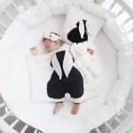 Set monocromatico - coperta e cuscino con coniglietti