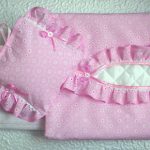 Completo in pizzo rosa per culla