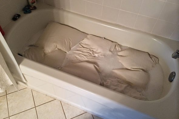 Lavare una coperta grande a mano
