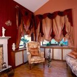 Tende austriache con lambrequin bordeaux