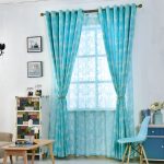 Tende floreali blu per il soggiorno