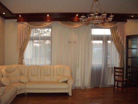 Cornice in legno