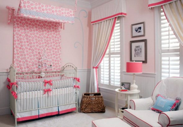 Tende bicolore per la cameretta di una bambina