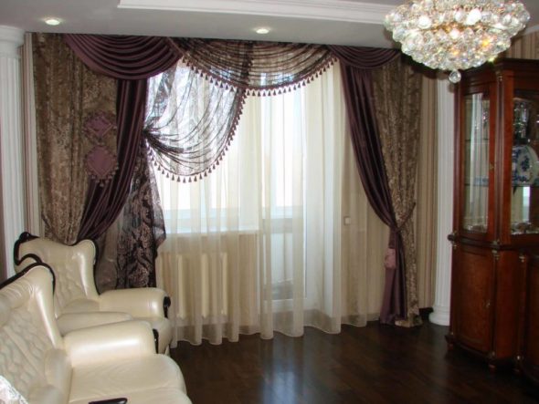 Tende decorative realizzate in tessuti diversi