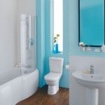 Finestra stretta nella parete del bagno
