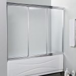 Tenda di plastica su telaio nichelato