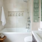 Interno di un piccolo bagno