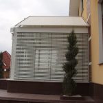 Utilizzo di rafstor per proteggere un'estensione in vetro dalla luce solare