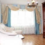 Il blu e l'oro sono perfetti per le tende in stile classico