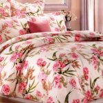 Bellissimo tessuto con rose ideale per cucire biancheria da letto