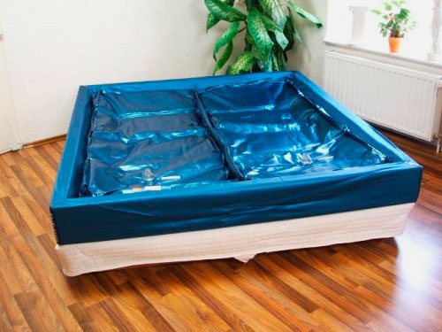 Letto sotto il materasso ad acqua