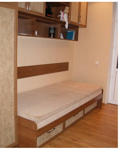 Letto con coprimaterasso
