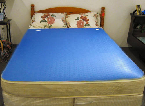 Letto con materasso ad acqua