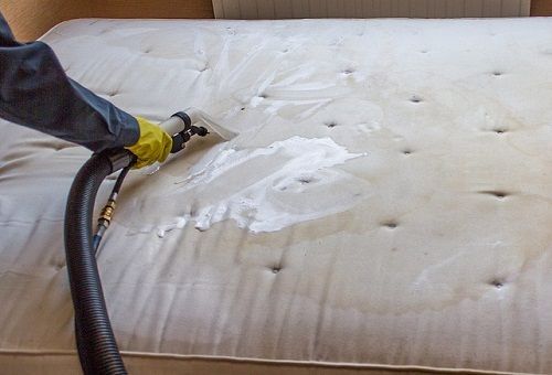 Trattiamo il materasso con schiuma montata