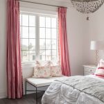 La tonalità rosa antico abbinata al bianco diventerà una vera e propria decorazione per la camera da letto.