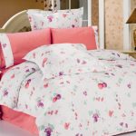 Biancheria da letto realizzata con due tipi di tessuto