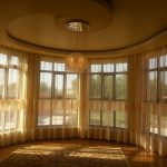 Cornice flessibile del soffitto all'interno