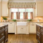 Cornice profilata per finestra della cucina