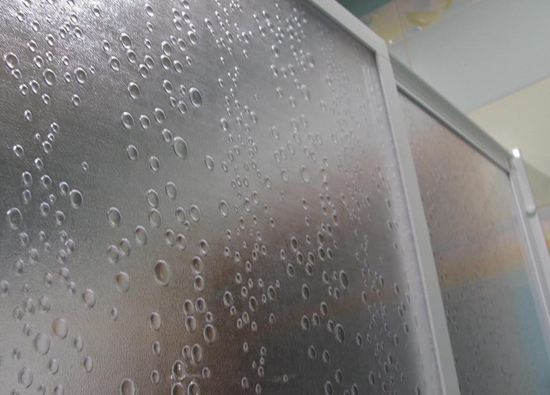 Disegno a goccia d'acqua su fascia in stirene