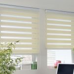 Tende a rullo color crema con telaio