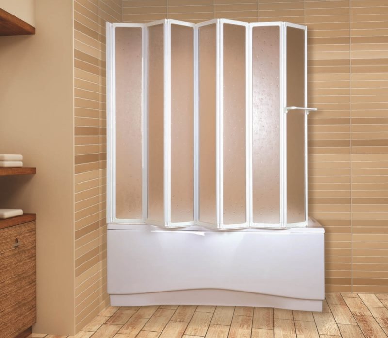 Progettazione del bagno con tenda a fisarmonica