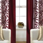 Tende color borgogna all'interno