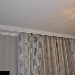 Cornice nascosta in un soffitto teso