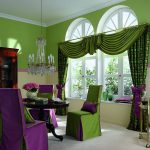 Combinazione di verde e viola nei tessuti della sala da pranzo