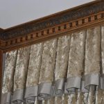 Cornice angolare in legno con bellissimi inserti