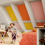 Tende a rullo multicolori sulle finestre del tetto