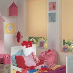 Tende beige realizzate in materiale spesso