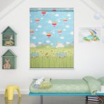 Tenda a rullo aperta con design per bambini