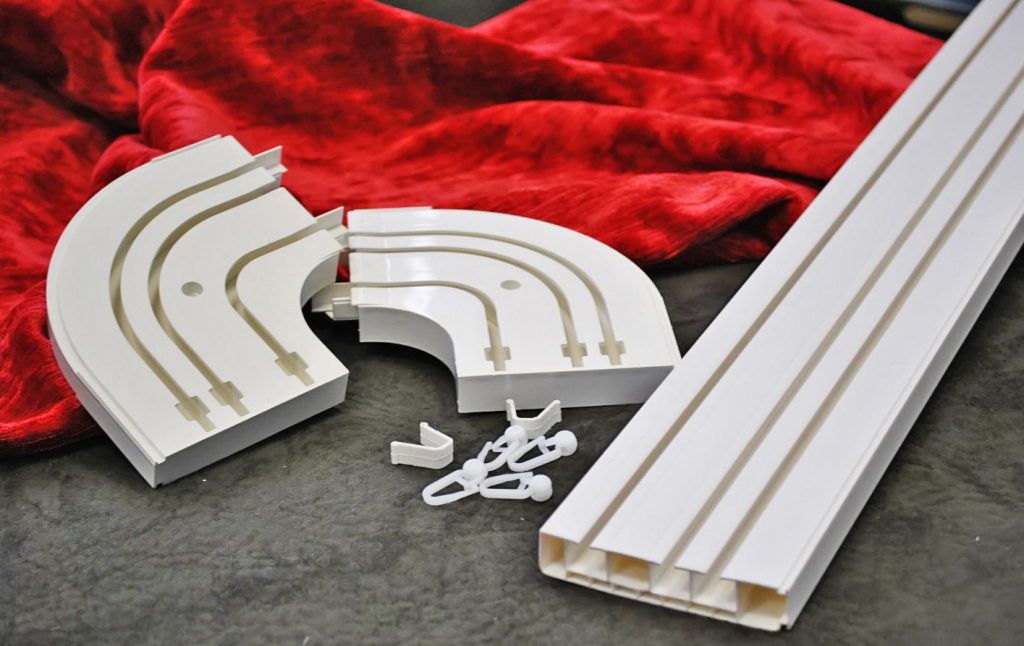 Cornice in profilo di plastica per il posizionamento del soffitto