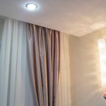 Cornice a doppia fila in una nicchia sul soffitto