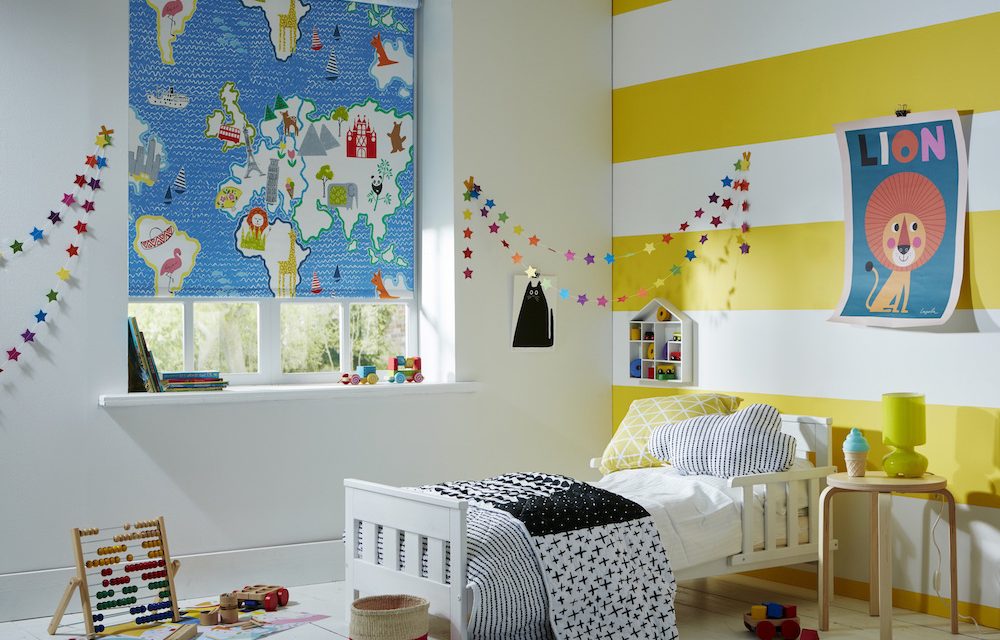 Mappa sulla tenda a rullo nella cameretta dei bambini