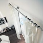 Bastone per tenda rotondo con ganci in metallo