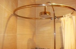 Bastone per tenda rotondo dorato con soffione doccia