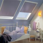 Interno di una cameretta per bambina in mansarda