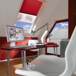 Studio nella soffitta di una casa privata