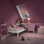 Interno della cameretta dei bambini in colori pastello