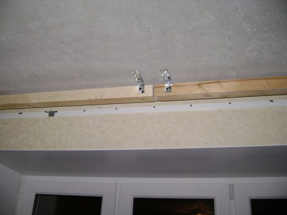 Blocchi di legno per il fissaggio della cornice