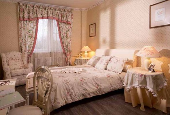 Delicato lambrequin per la camera da letto
